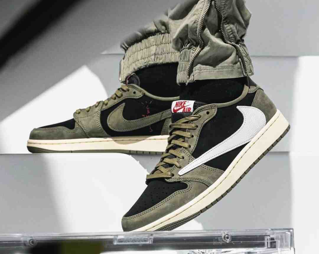 特拉維斯-斯科特 x Air Jordan 1 Low OG "黑橄欖 "2024 年秋季發佈 Travis Scott Air Jordan 1, Travis Scott, Air Jordan 1 Low, Air Jordan 1 - 特拉維斯-斯科特 x Air Jordan 1 Low OG "黑橄欖 "2024 年秋季發佈