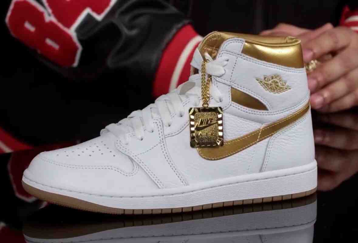 Air Jordan 1 High OG "金屬金 "2024 年 2 月發佈 Nike, Air Jordan 1, Air Jordan - Air Jordan 1 High OG "金屬金 "2024 年 2 月發佈