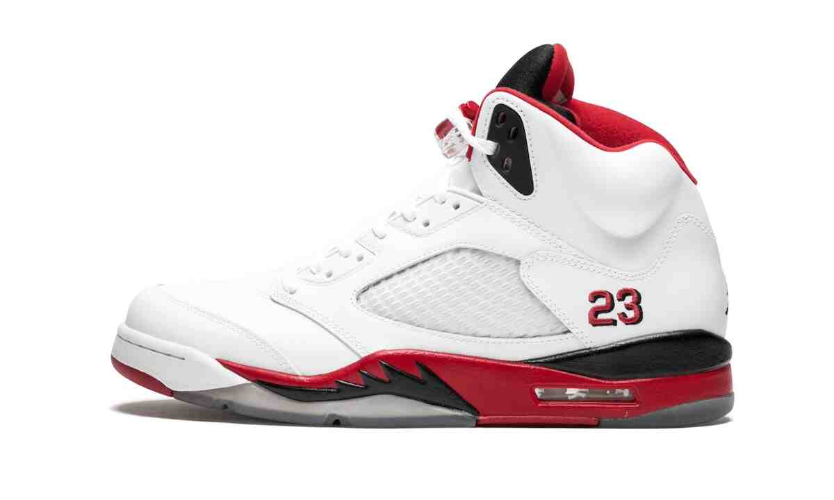 Community Poll, Air Jordan 5 Fire Red, Air Jordan 5, Air Jordan 4 Fire Red, Air Jordan 4 - 更好的 "火紅 "版本：Air Jordan 4 還是 Air Jordan 5