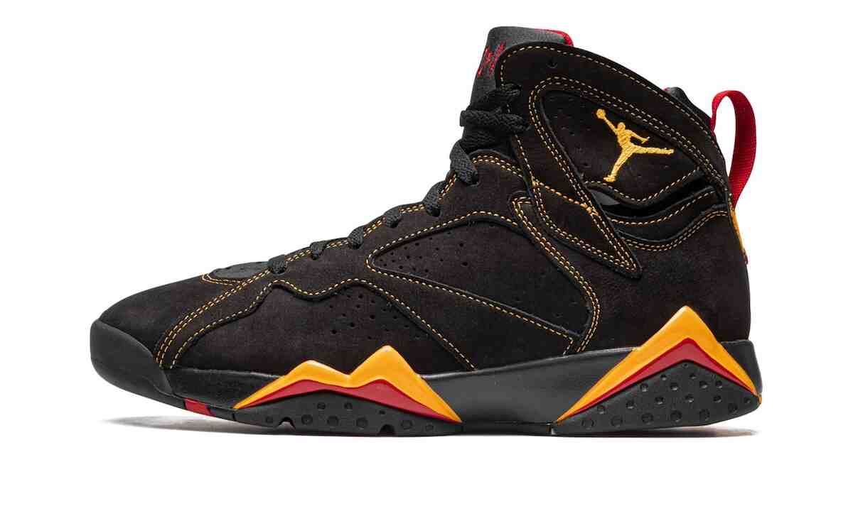 更好的 Air Jordan 7 發佈:"柑橘色 "還是 "淺灰色" Community Poll, Air Jordan 7 Citrus, Air Jordan 7 Chambray, Air Jordan 7 - 更好的 Air Jordan 7 發佈:"柑橘色 "還是 "淺灰色"