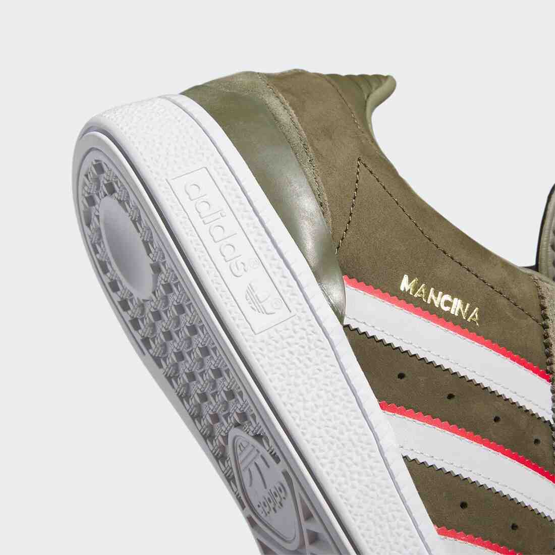 職業盲人滑冰選手丹-曼奇納發佈自己的 adidas Busenitz adidas Busenitz, adidas - 職業盲人滑冰選手丹-曼奇納發佈自己的 adidas Busenitz
