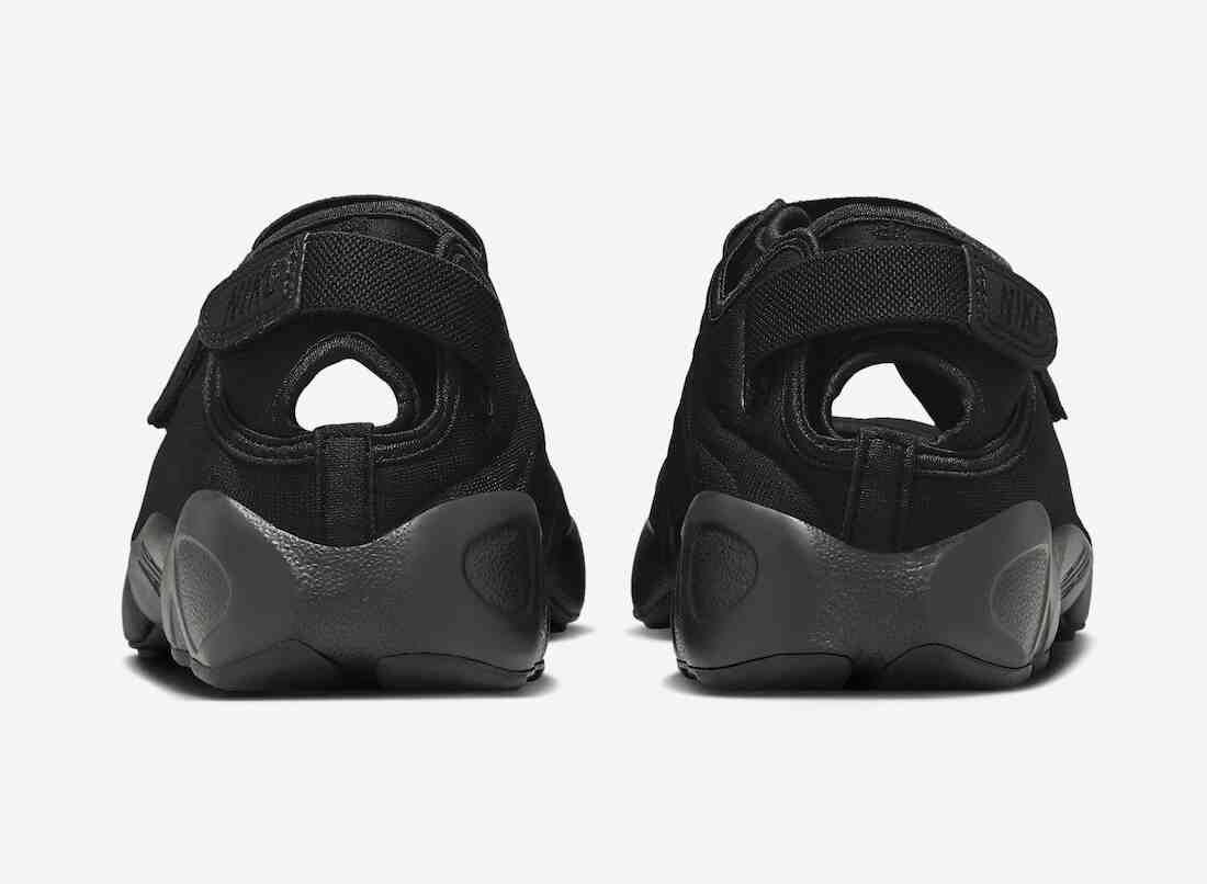 耐克 Air Rift 以 "三黑色 "回歸 Nike Air Rift, Nike - 耐克 Air Rift 以 "三黑色 "回歸