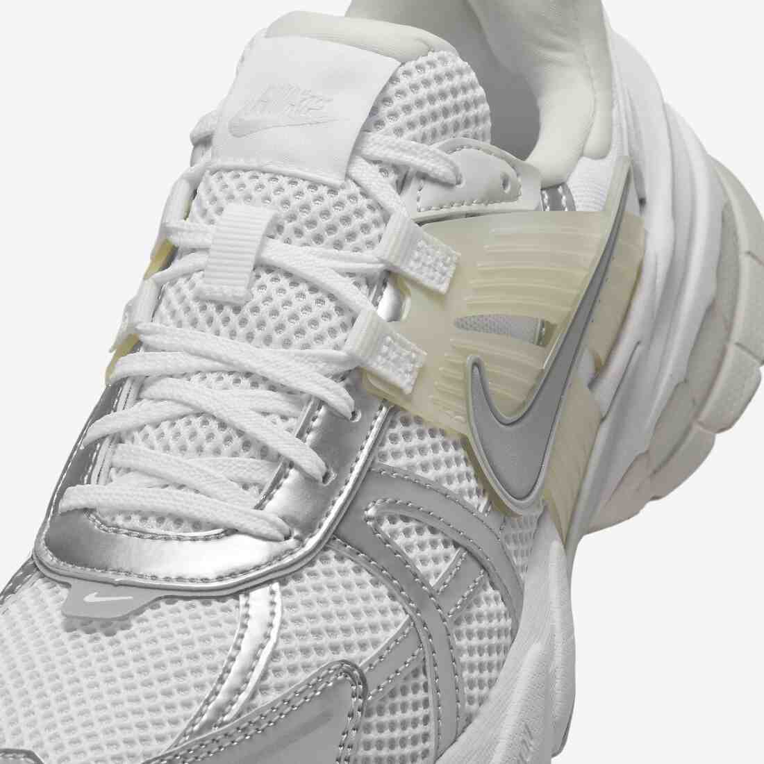耐克 V2K Run "金屬銀 "2024 年春季發佈 Nike V2K Run, Nike Runtekk, Nike - 耐克 V2K Run "金屬銀 "2024 年春季發佈
