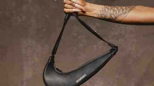 Nike, Jacquemus - Jacquemus x 耐克 Swoosh 手袋 2024 年 2 月發佈