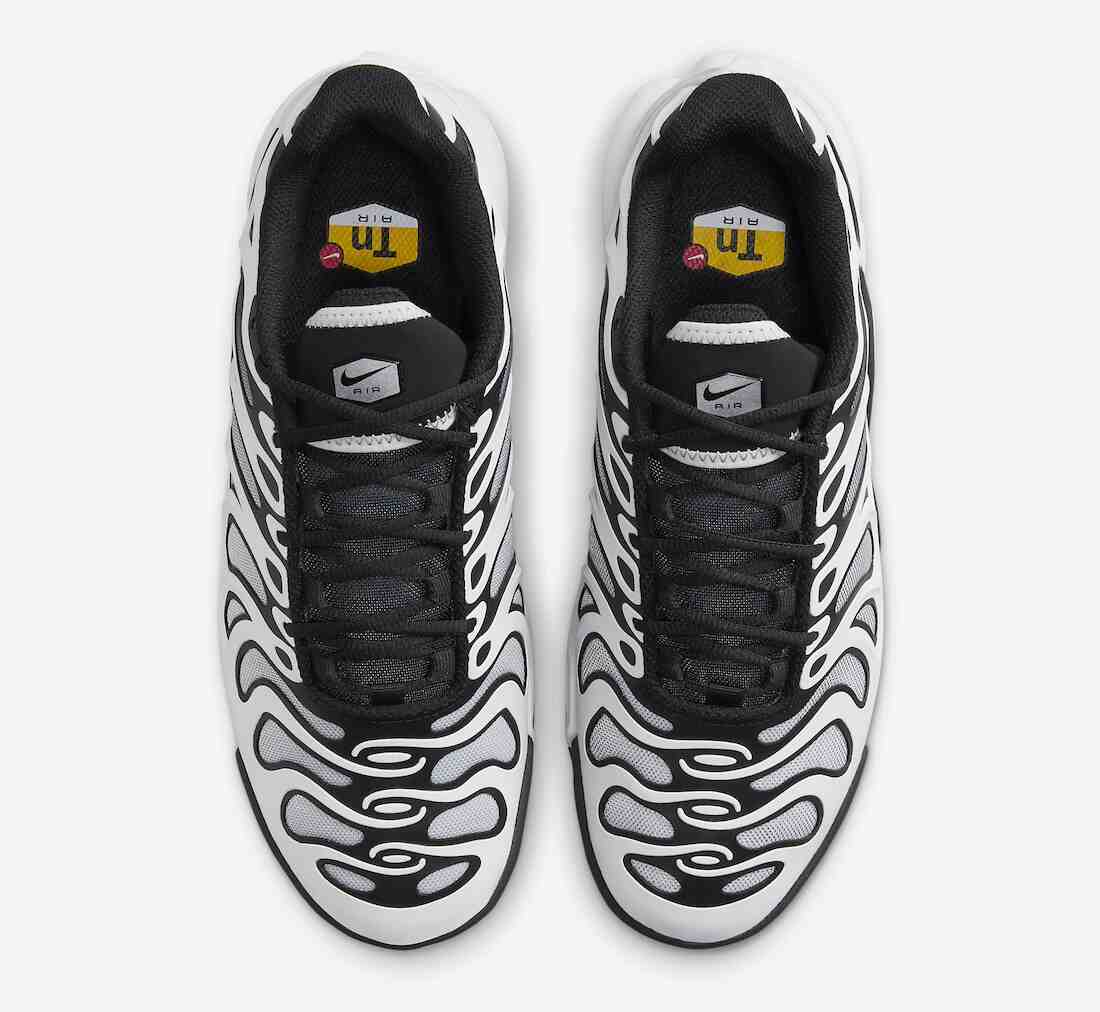 Nike Air Max Plus Drift, Nike Air Max Plus, Nike - 耐克 Air Max Plus Drift "白/黑 "配色浮出水面