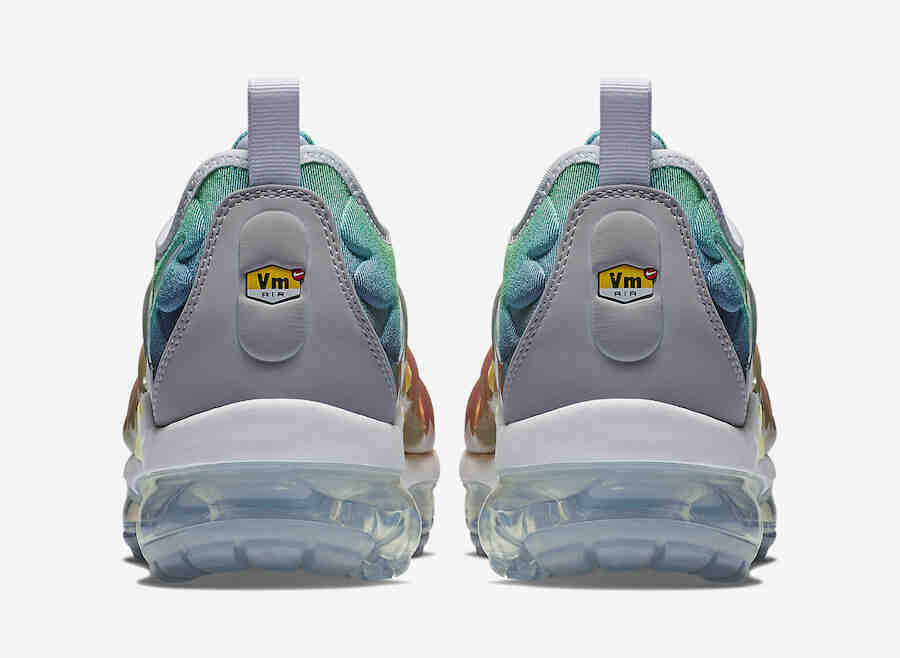 Nike Air VaporMax Plus Rainbow 924453-103