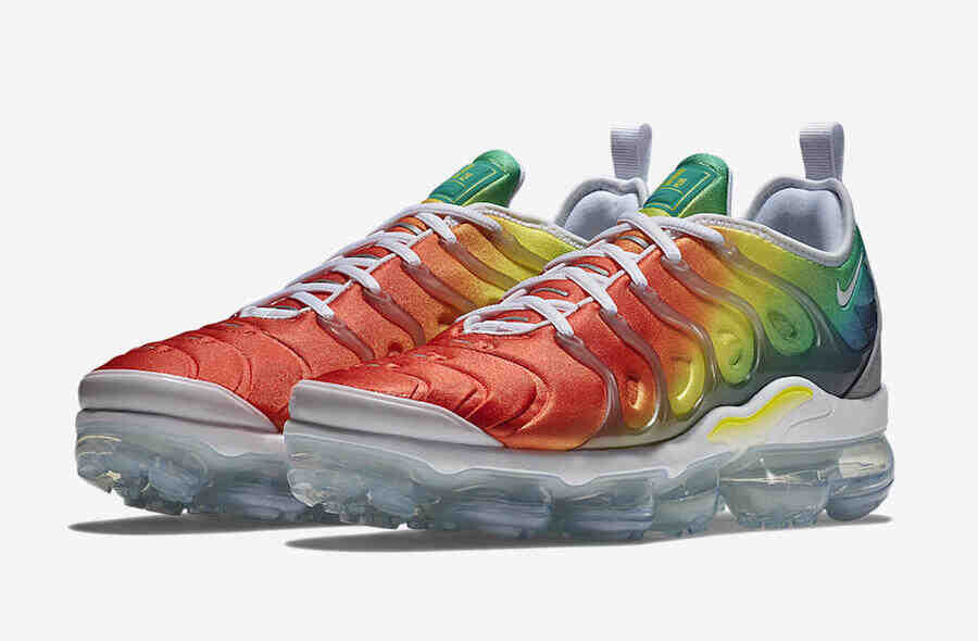 Nike Air VaporMax Plus Rainbow 924453-103