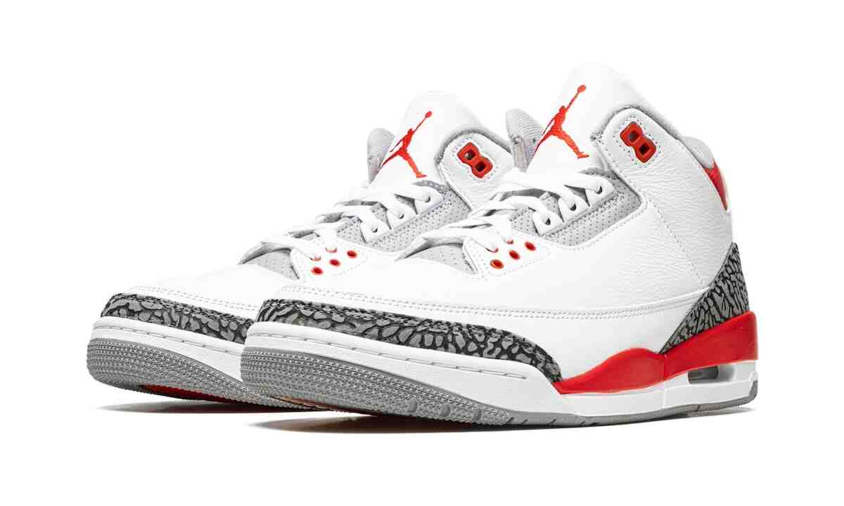 Community Poll, Air Jordan 5 Fire Red, Air Jordan 5, Air Jordan 3 Fire Red, Air Jordan 3 - 更好的 "火紅 "版本：喬丹 3 還是喬丹 5