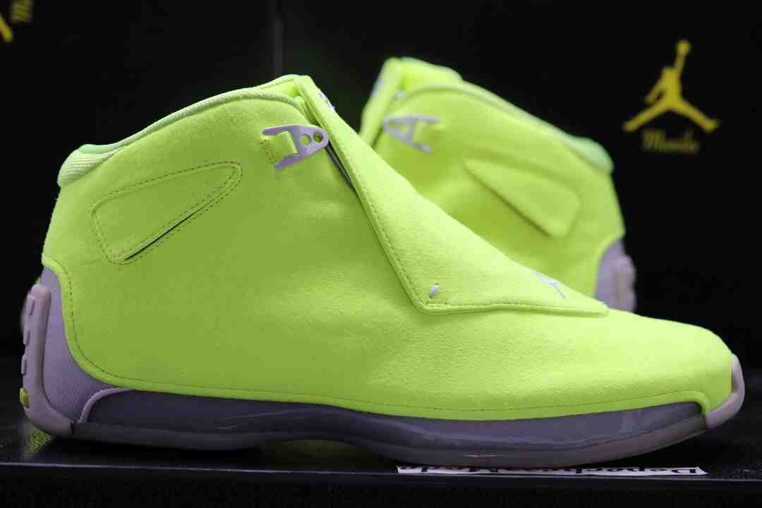 OVO, Drake, Air Jordan 18, Air Jordan 1, Air Jordan - 詳細外觀：德雷克的 OVO x Air Jordan 18 "Volt" PE