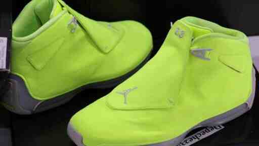 OVO, Drake, Air Jordan 18, Air Jordan 1, Air Jordan - 詳細外觀：德雷克的 OVO x Air Jordan 18 "Volt" PE