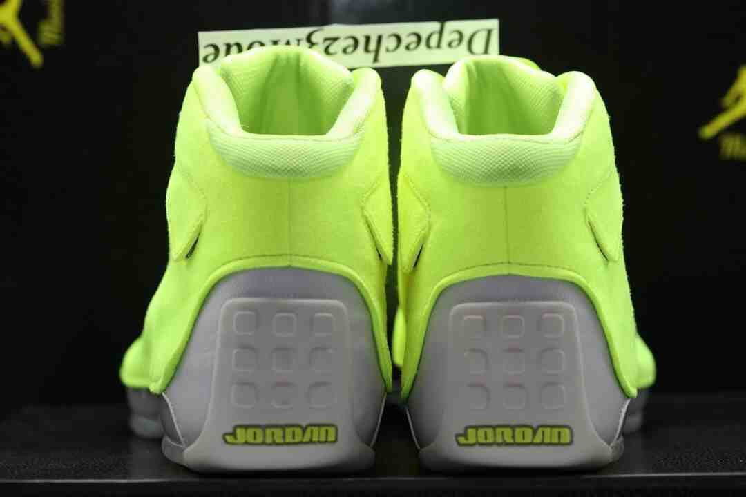 OVO, Drake, Air Jordan 18, Air Jordan 1, Air Jordan - 詳細外觀：德雷克的 OVO x Air Jordan 18 "Volt" PE