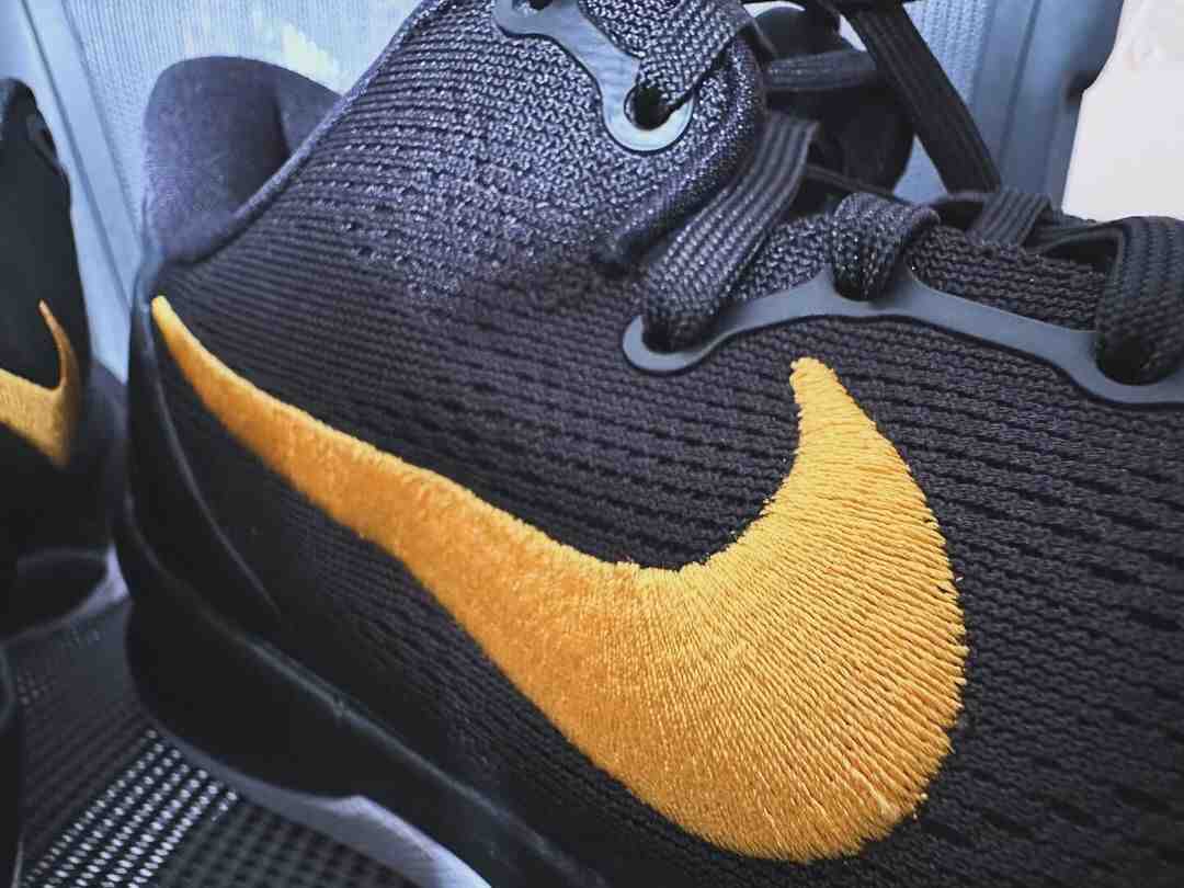 Nike Kobe 8 Protro, Nike Kobe 8, Nike - 耐克科比 8 Protro "黑色/大學金色 "2024 年秋季發佈