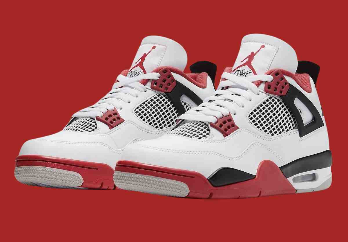 Community Poll, Air Jordan 4 Military Blue, Air Jordan 4 Fire Red, Air Jordan 4 - 更好的 Air Jordan 4 OG："火紅 "或 "軍藍"