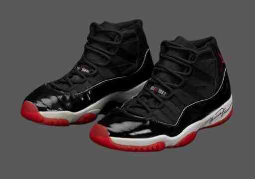 Air Jordan 11 Bred, Air Jordan 11, Air Jordan 1, Air Jordan - 米高-喬丹在 1996 年 NBA 總決賽中穿過的 Air Jordan 11 以 48.26 萬美元售出。