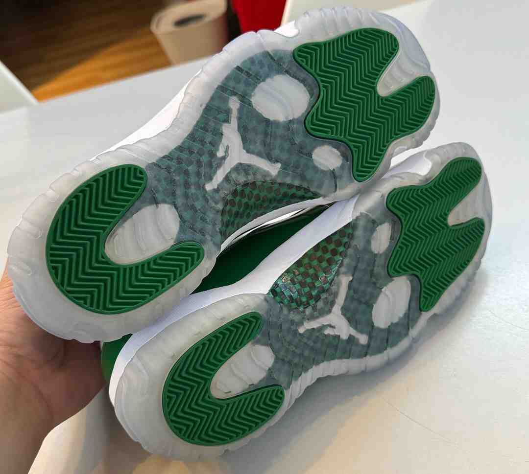 Michigan, Air Jordan 11, Air Jordan 1, Air Jordan - Air Jordan 11 "Michigan State" PE 亮相