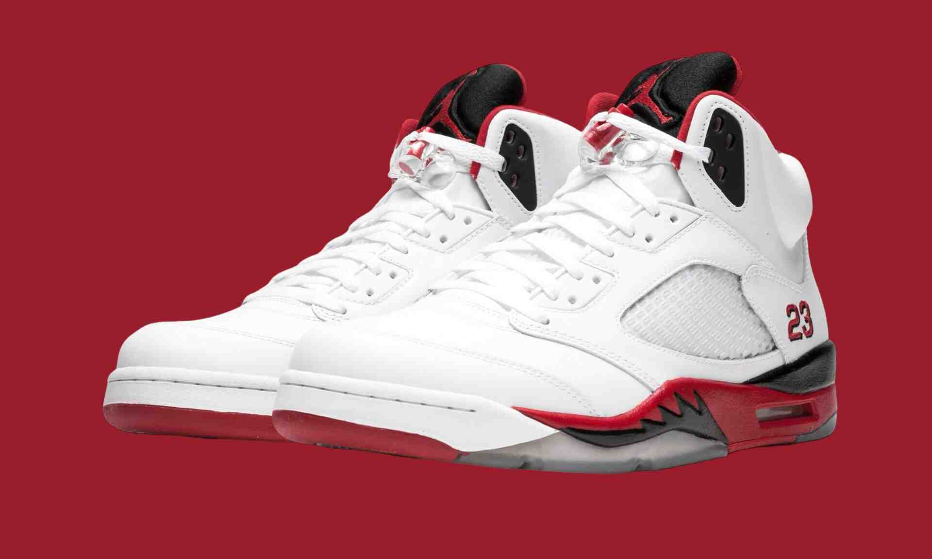 Community Poll, Air Jordan 5 Fire Red, Air Jordan 5, Air Jordan 4 Tour Yellow, Air Jordan 4 - 更好的發佈：Air Jordan 4 LS "巡迴賽黃 "或 Air Jordan 5 "火紅"