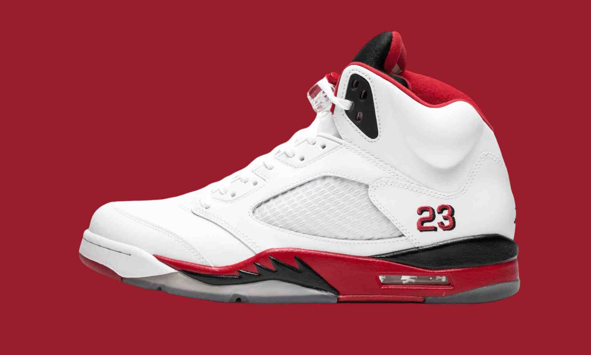 Community Poll, Air Jordan 5 Fire Red, Air Jordan 5, Air Jordan 4 Tour Yellow, Air Jordan 4 - 更好的發佈：Air Jordan 4 LS "巡迴賽黃 "或 Air Jordan 5 "火紅"