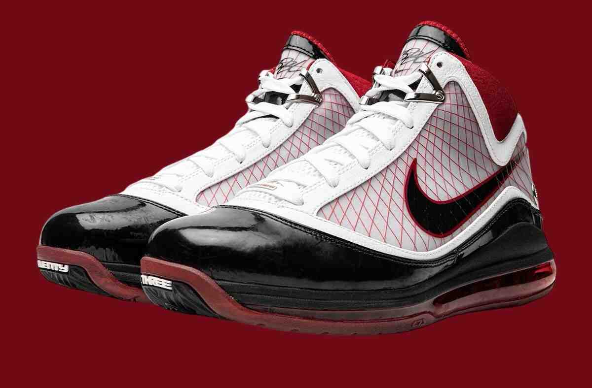 運動鞋話題:耐克勒布朗 7 "白黑紅" Sneaker Talk, Nike LeBron 7, Nike - 運動鞋話題:耐克勒布朗 7 "白黑紅"