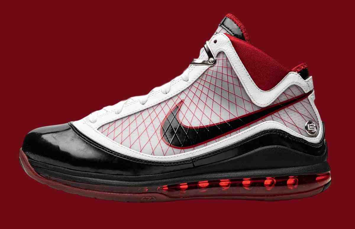運動鞋話題:耐克勒布朗 7 "白黑紅" Sneaker Talk, Nike LeBron 7, Nike - 運動鞋話題:耐克勒布朗 7 "白黑紅"