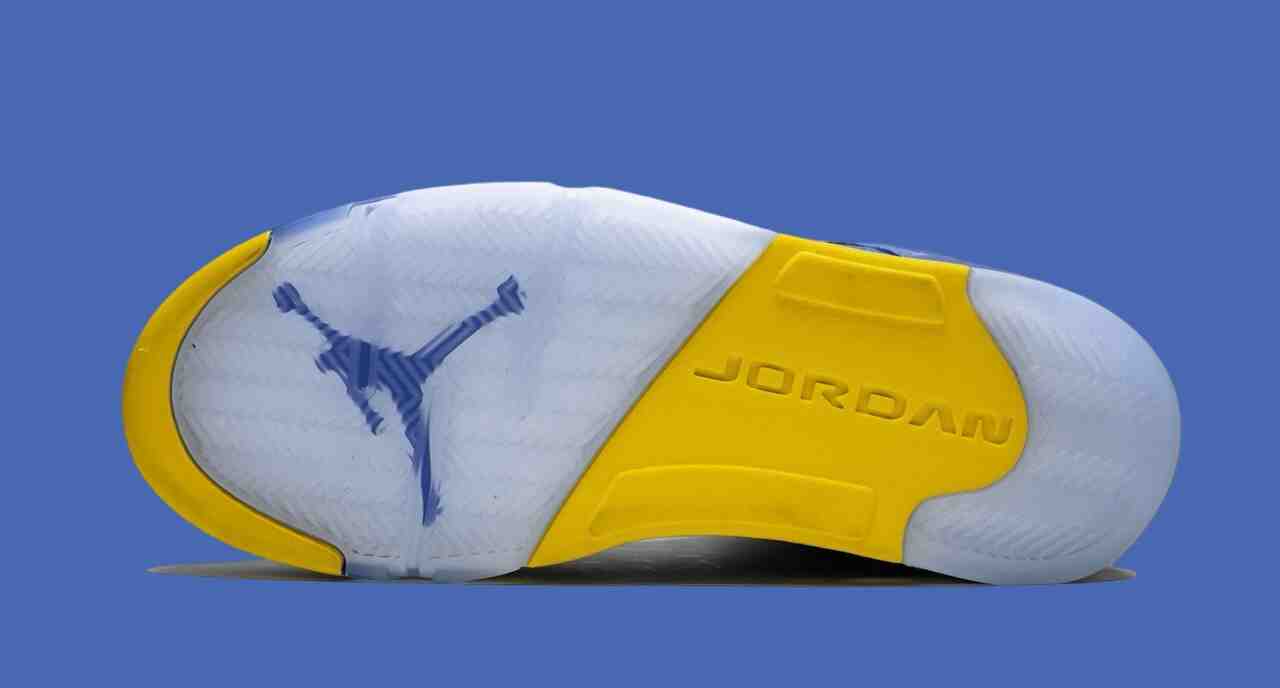 Sneaker Talk, Air Jordan 5 Laney, Air Jordan 5, Air Jordan - 運動鞋話題：Air Jordan 5 "Laney Varsity Royal" (萊尼皇家)