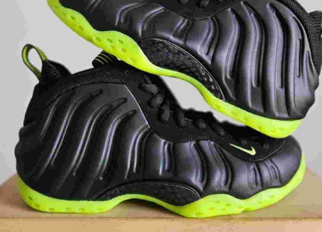 Nike Air Foamposite One, Nike - 耐克 Air Foamposite One "黑色伏特 "2025 年春季發佈