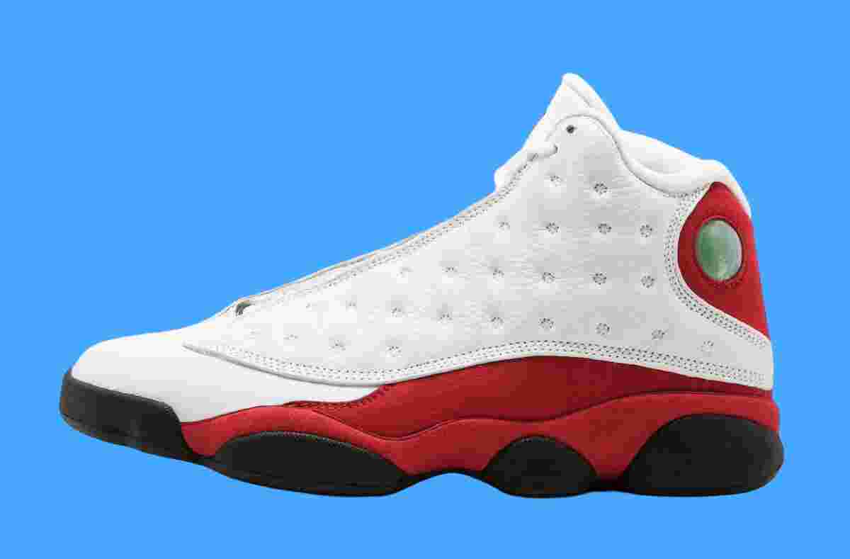 Community Poll, Air Jordan 13 Chicago, Air Jordan 13, Air Jordan 12 Cherry, Air Jordan 12 - 更好的發佈：Air Jordan 12 "櫻桃 "還是 Air Jordan 13 "芝加哥"