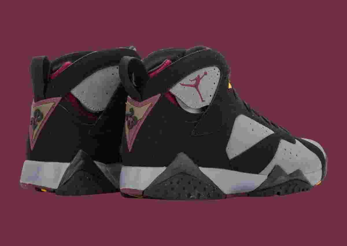 Community Poll, Air Jordan 7 Raptors, Air Jordan 7 Bordeaux, Air Jordan 7 - 更好的 Air Jordan 7："DMP 猛禽 "還是 "波爾多"？