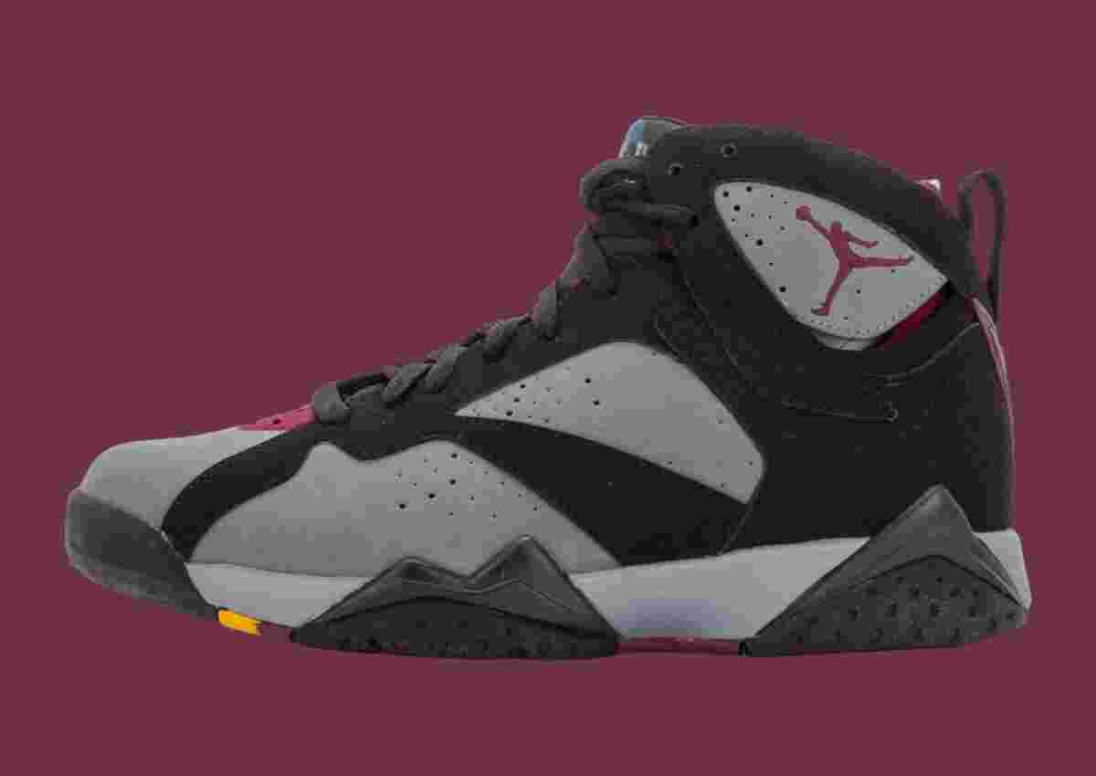 Community Poll, Air Jordan 7 Raptors, Air Jordan 7 Bordeaux, Air Jordan 7 - 更好的 Air Jordan 7："DMP 猛禽 "還是 "波爾多"？