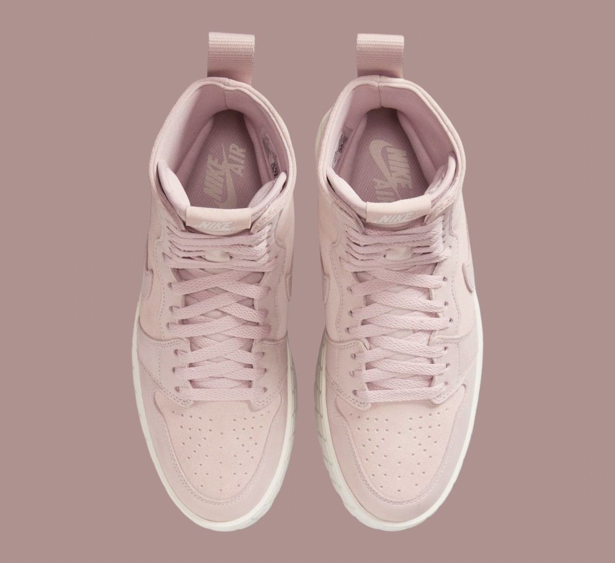 Air Jordan 1 Brooklyn "粉色麂皮 "2024 年秋季發佈 Air Jordan 1 Brooklyn, Air Jordan 1, Air Jordan - Air Jordan 1 Brooklyn "粉色麂皮 "2024 年秋季發佈