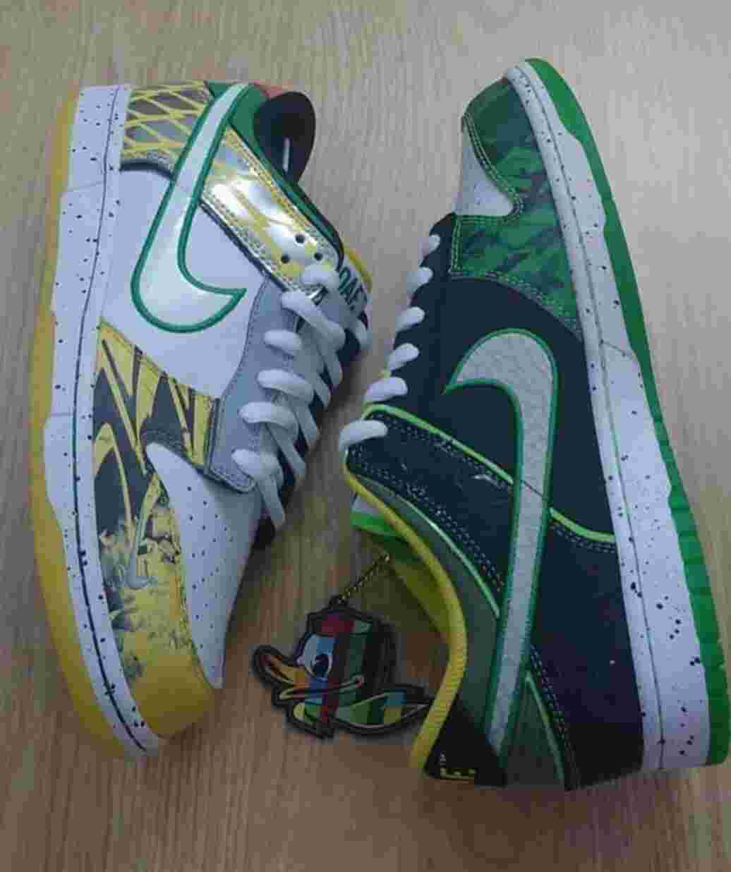 Oregon Ducks, Nike Dunk Low, Nike - 耐克 Dunk Low "What The Ducks Of A Feather "套裝，限量 5,000 雙