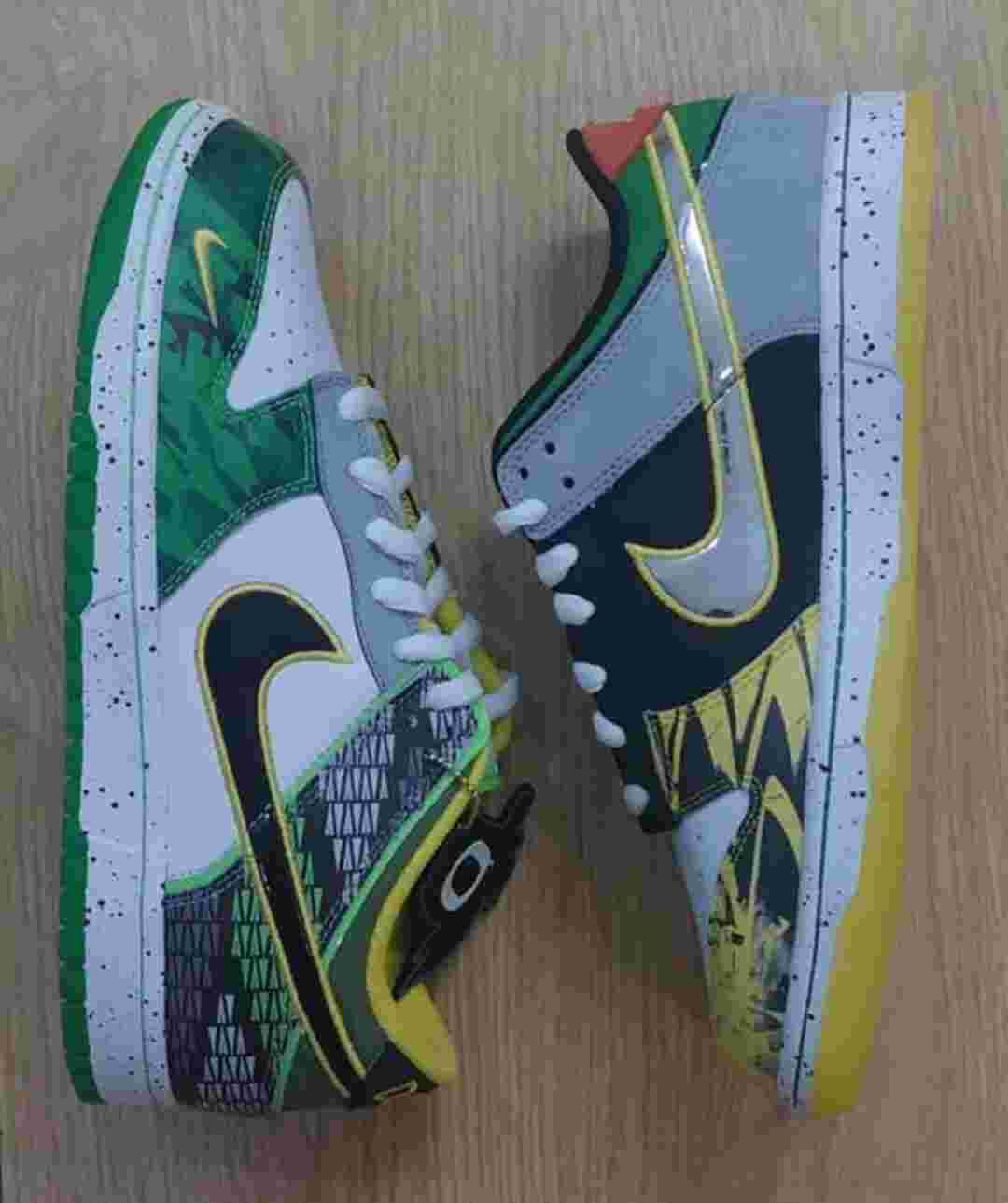 Oregon Ducks, Nike Dunk Low, Nike - 耐克 Dunk Low "What The Ducks Of A Feather "套裝，限量 5,000 雙