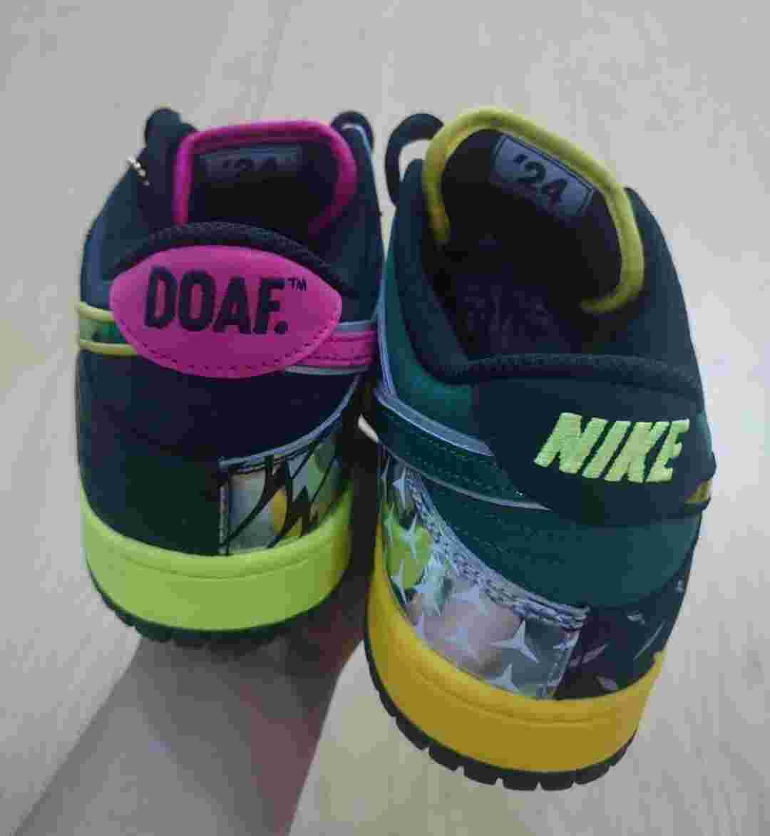 Oregon Ducks, Nike Dunk Low, Nike - 耐克 Dunk Low "What The Ducks Of A Feather "套裝，限量 5,000 雙