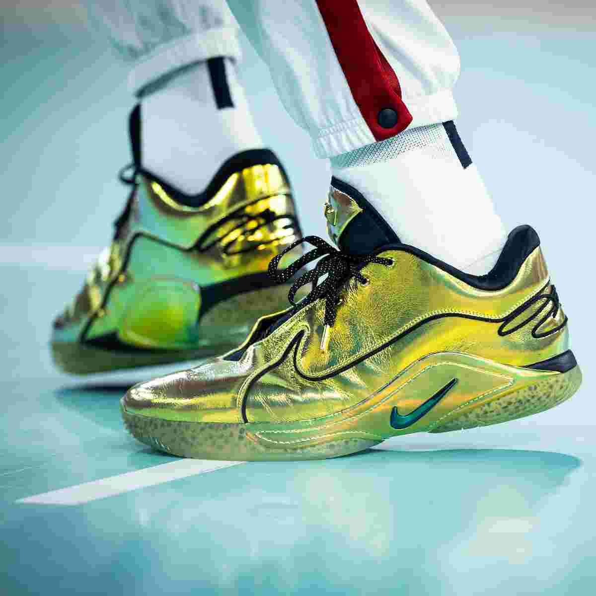 Nike LeBron 22, Nike, LeBron James - 勒布朗-詹姆斯身着獨家耐克 LeBron 22 "奧運金牌 "PE 鞋奪得奧運金牌