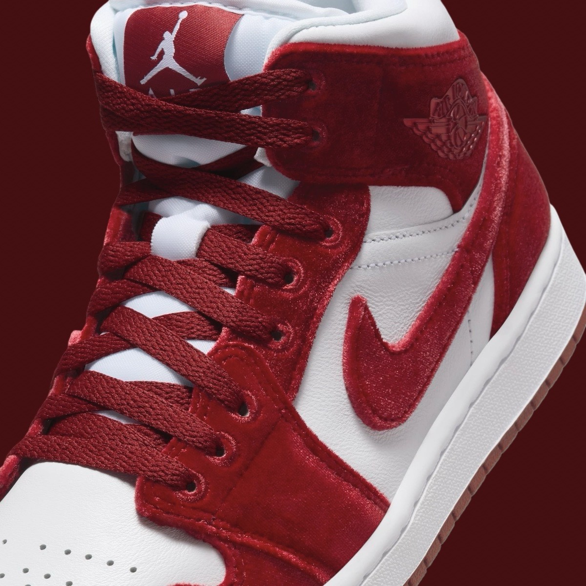 Air Jordan 1 Mid, Air Jordan 1, Air Jordan - Air Jordan 1 Mid "Red Velvet" 將於 2024 年假日發佈