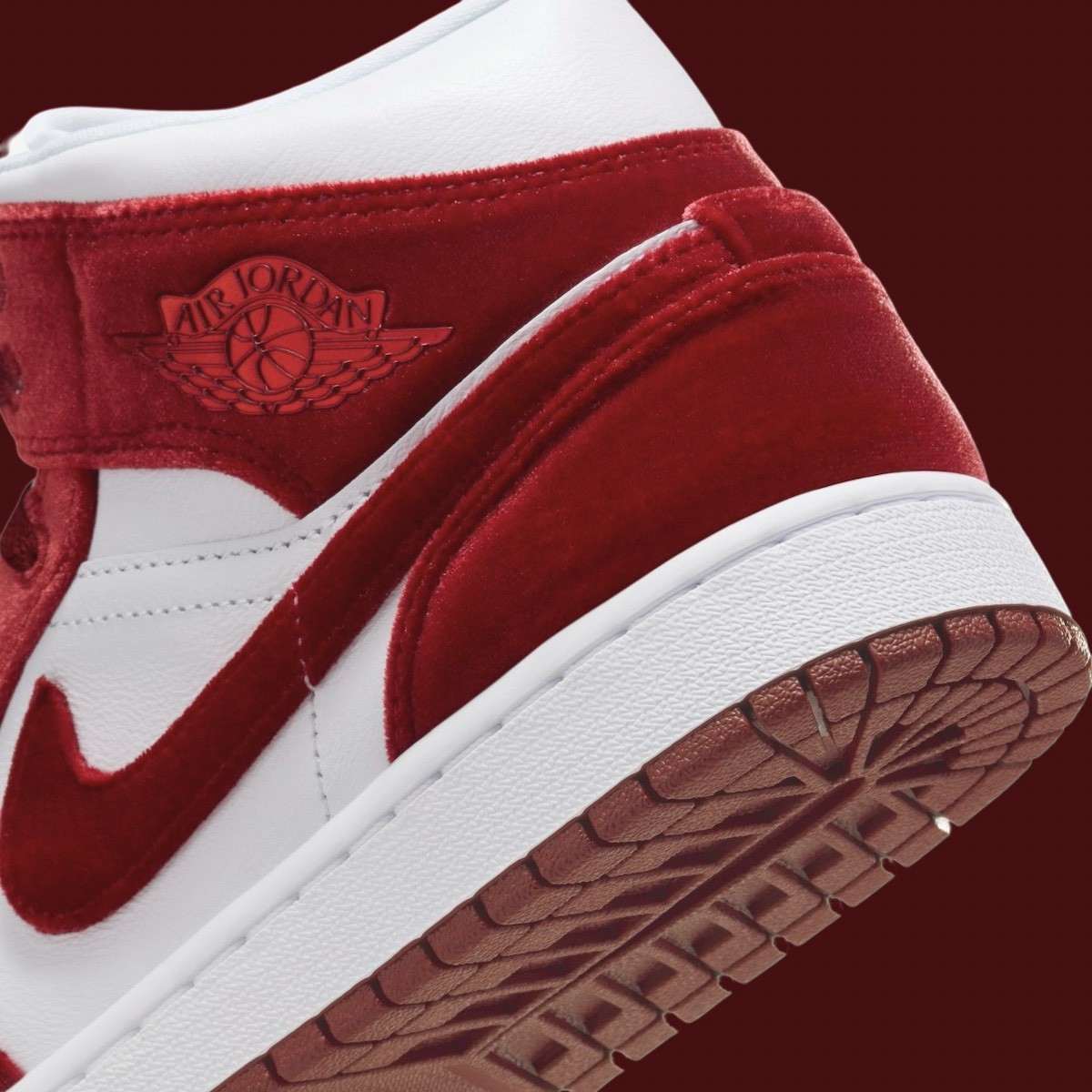 Air Jordan 1 Mid, Air Jordan 1, Air Jordan - Air Jordan 1 Mid "Red Velvet" 將於 2024 年假日發佈