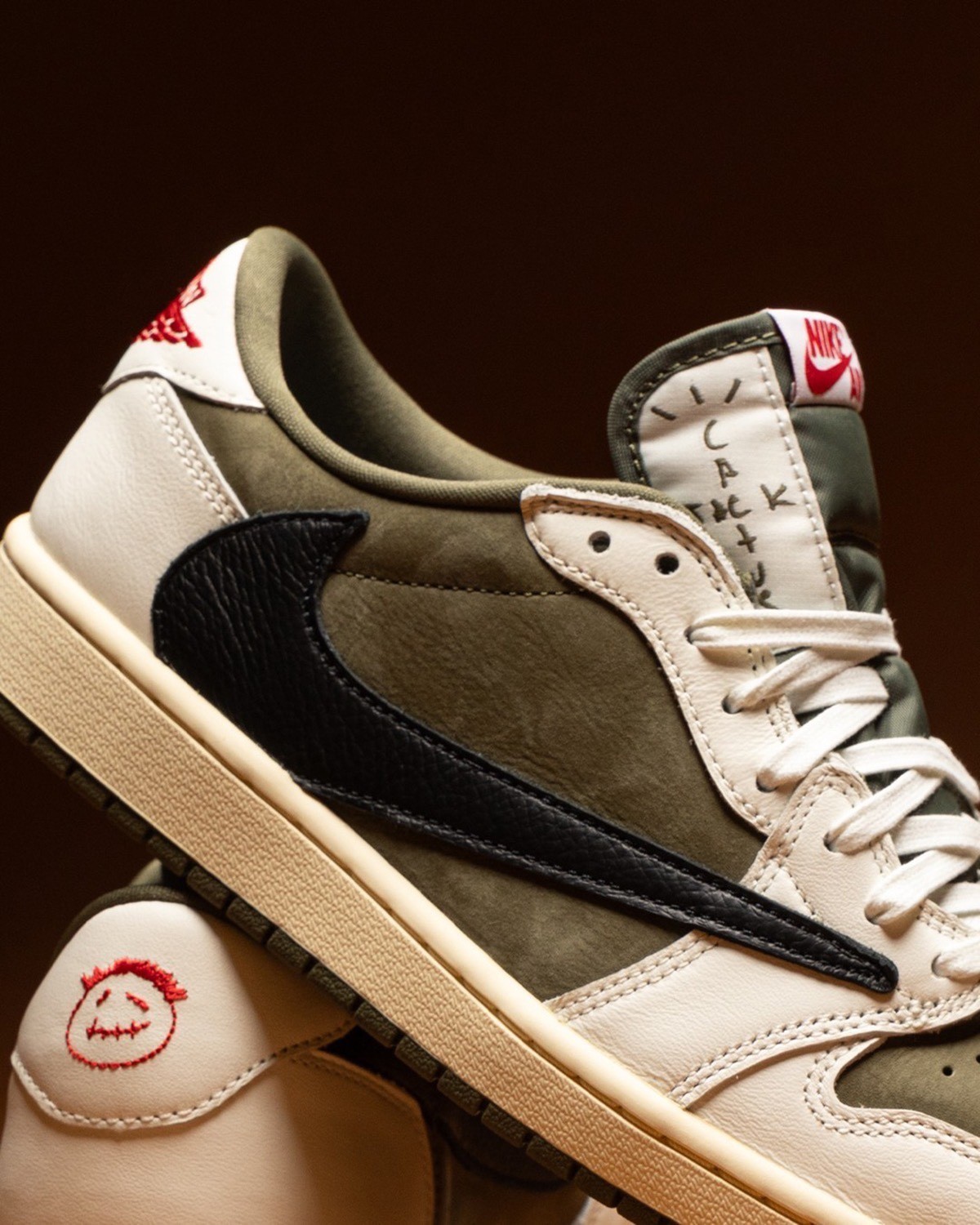 Travis Scott Air Jordan 1, Travis Scott, Air Jordan 1 Low, Air Jordan 1 - 特拉維斯-斯科特 x Air Jordan 1 Low OG "Medium Olive "在哪裏購買？