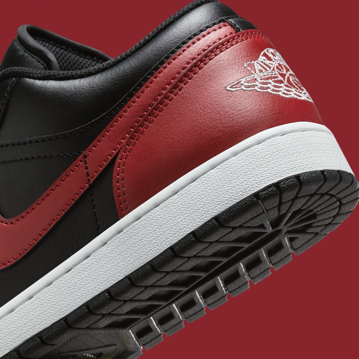 Air Jordan 1 Low, Air Jordan 1, Air Jordan - Air Jordan 1 Low "Bred "於 2024 年假日發佈