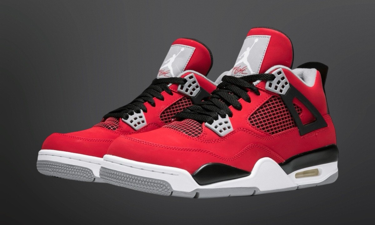 Community Poll, Air Jordan 4 Toro, Air Jordan 4 Black Cat, Air Jordan 4 - 更好的發佈：Air Jordan 4 "黑貓 "還是 "托羅-布拉沃"