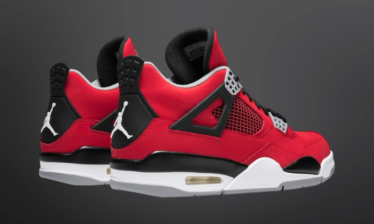 Community Poll, Air Jordan 4 Toro, Air Jordan 4 Black Cat, Air Jordan 4 - 更好的發佈：Air Jordan 4 "黑貓 "還是 "托羅-布拉沃"