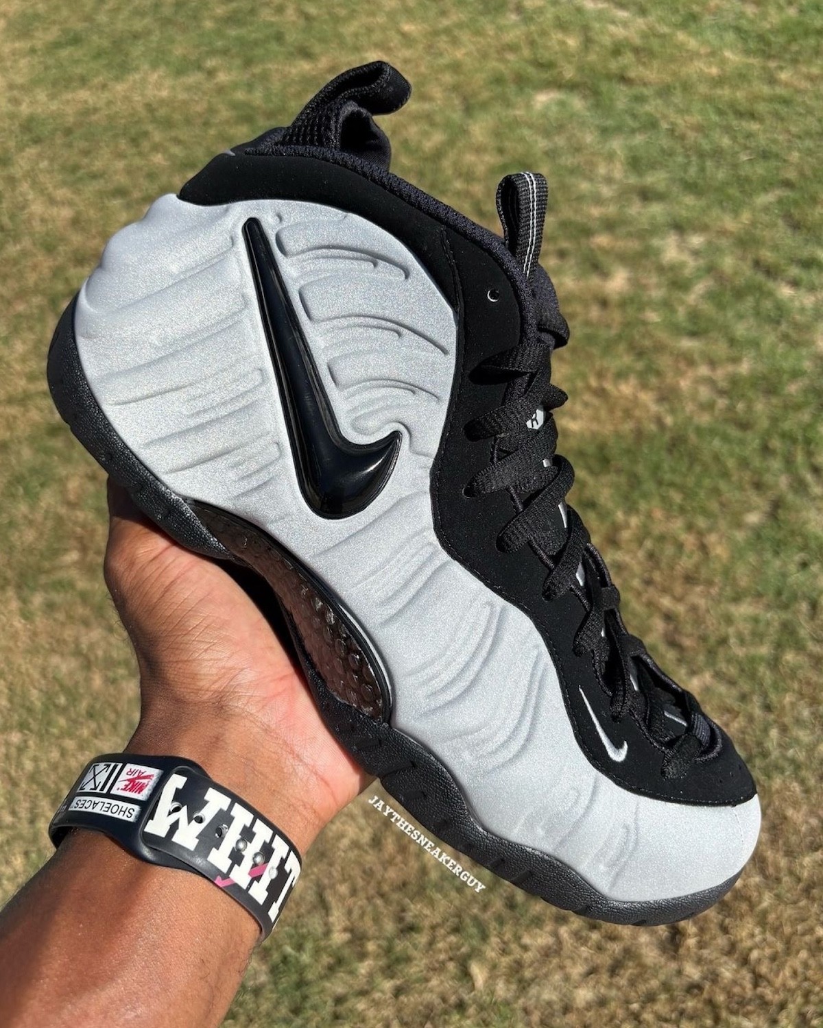 Nike Air Foamposite Pro, Nike - 耐克 Air Foamposite Pro "狼灰色 "將於 2024 年 10 月發佈