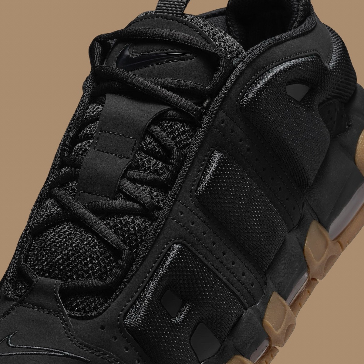 Nike Air More Uptempo, Nike - 耐克 Air More Uptempo Low "黑色/口香糖色 "2024 年假日發佈