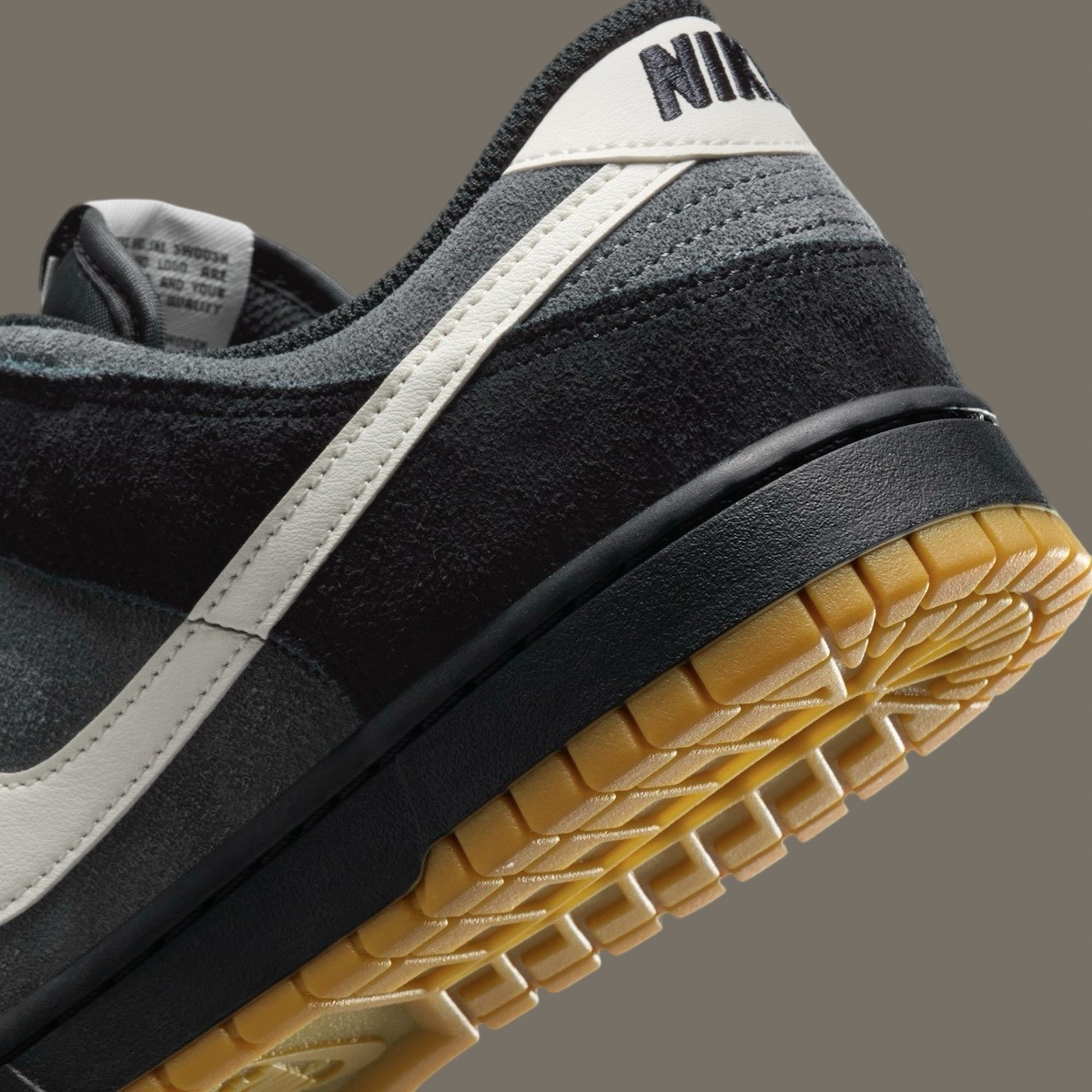 Nike Dunk Low, Nike - 耐克 Dunk Low 黑色、灰色和口香糖色登場