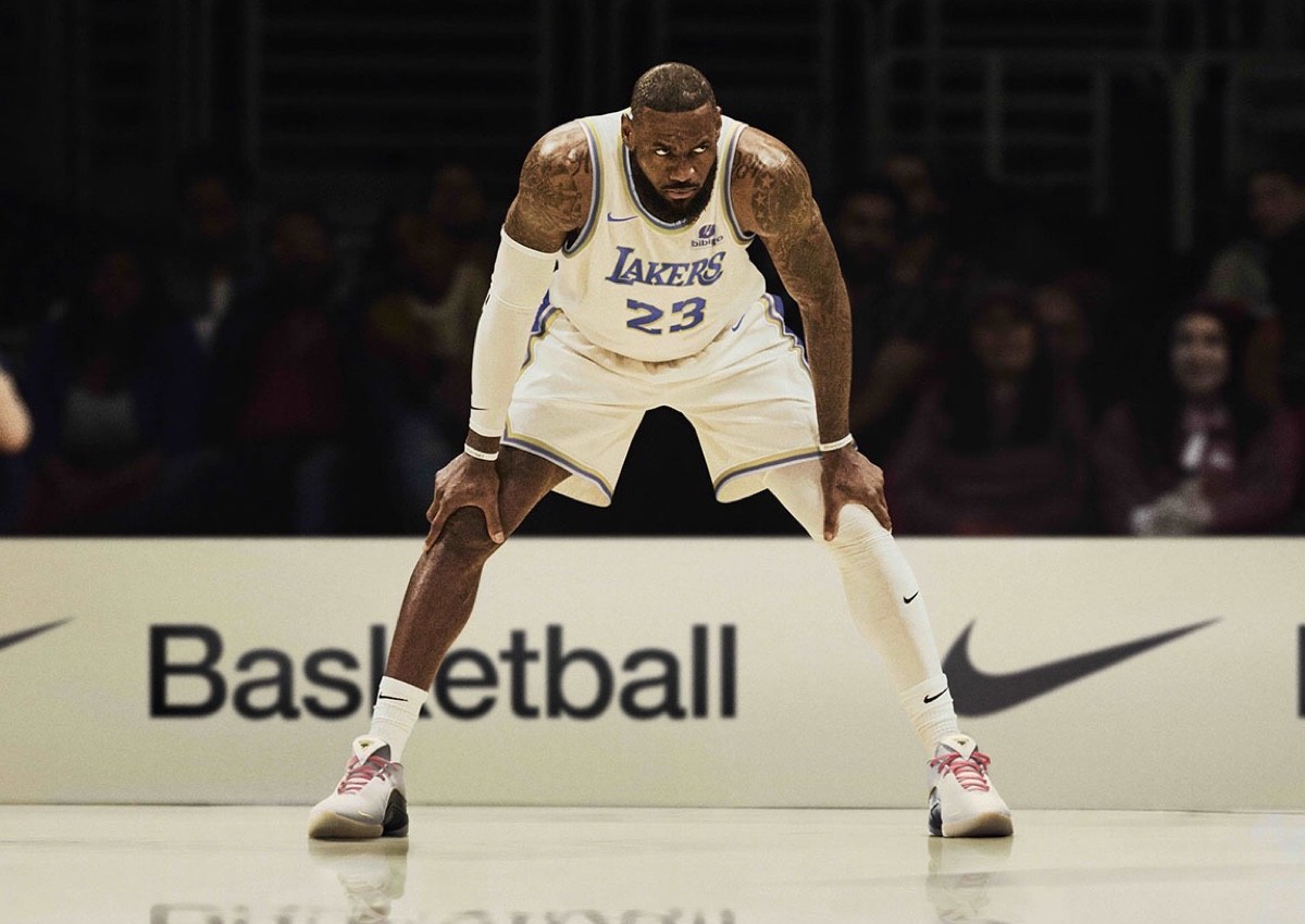 Nike LeBron 22, Nike, LeBron James - 耐克勒布朗 22 "皇冠寶石 "2024 年 11 月發佈