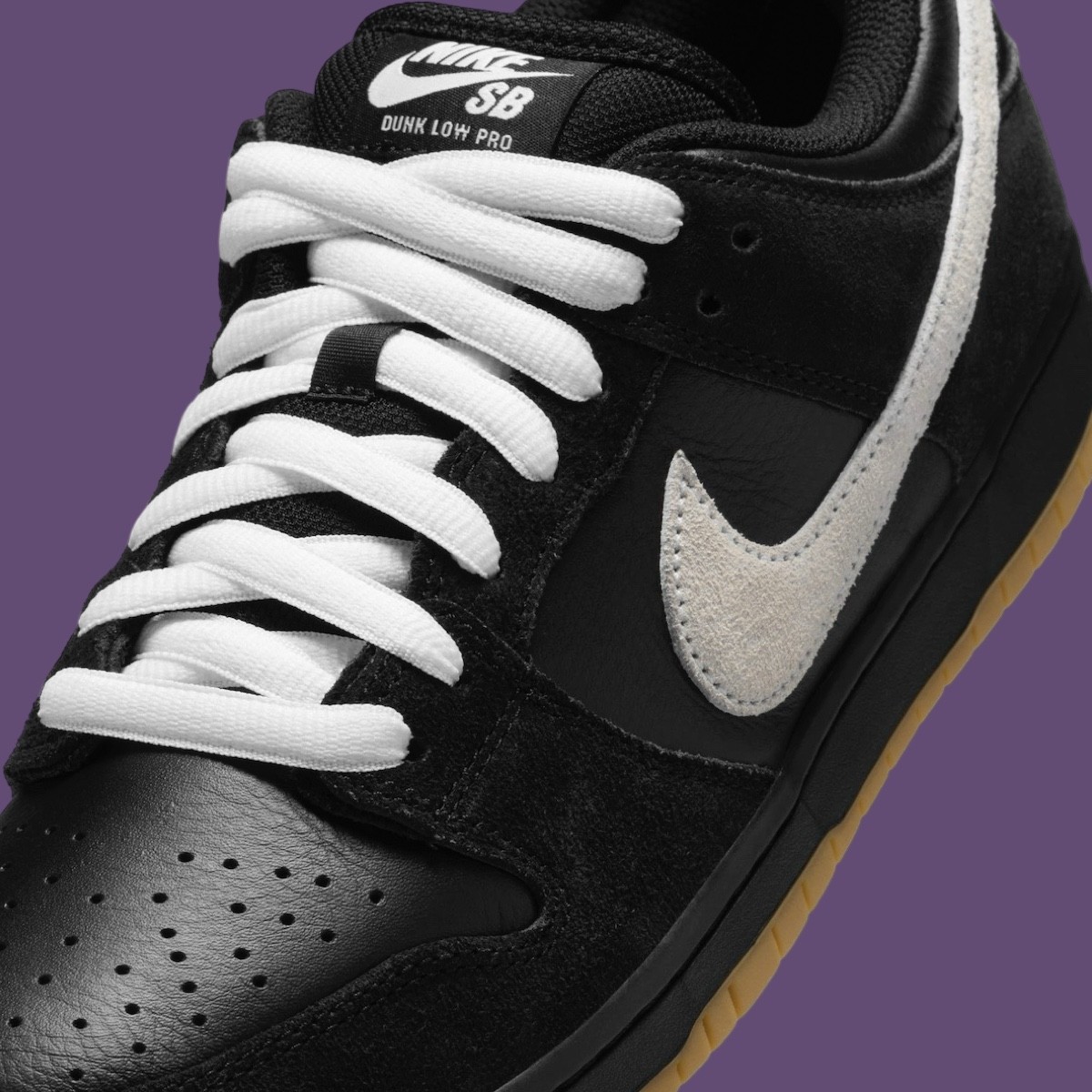 Nike SB Dunk Low, Nike - 耐克 SB Dunk Low 黑色/白色膠底鞋 2025 年春季發佈