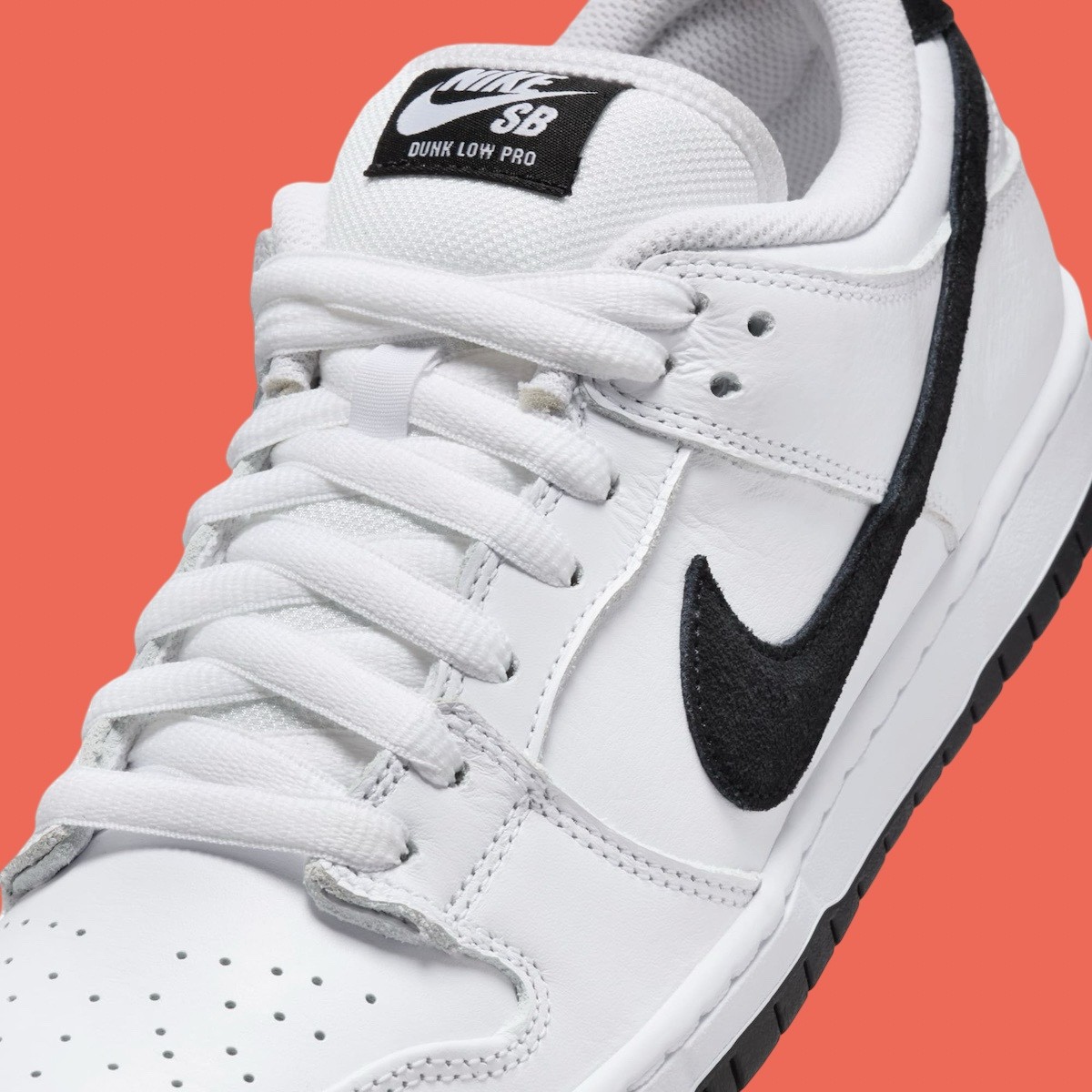 Nike SB Dunk Low, Nike - 耐克 SB Dunk Low "白色/黑色 "2025 年春季發佈