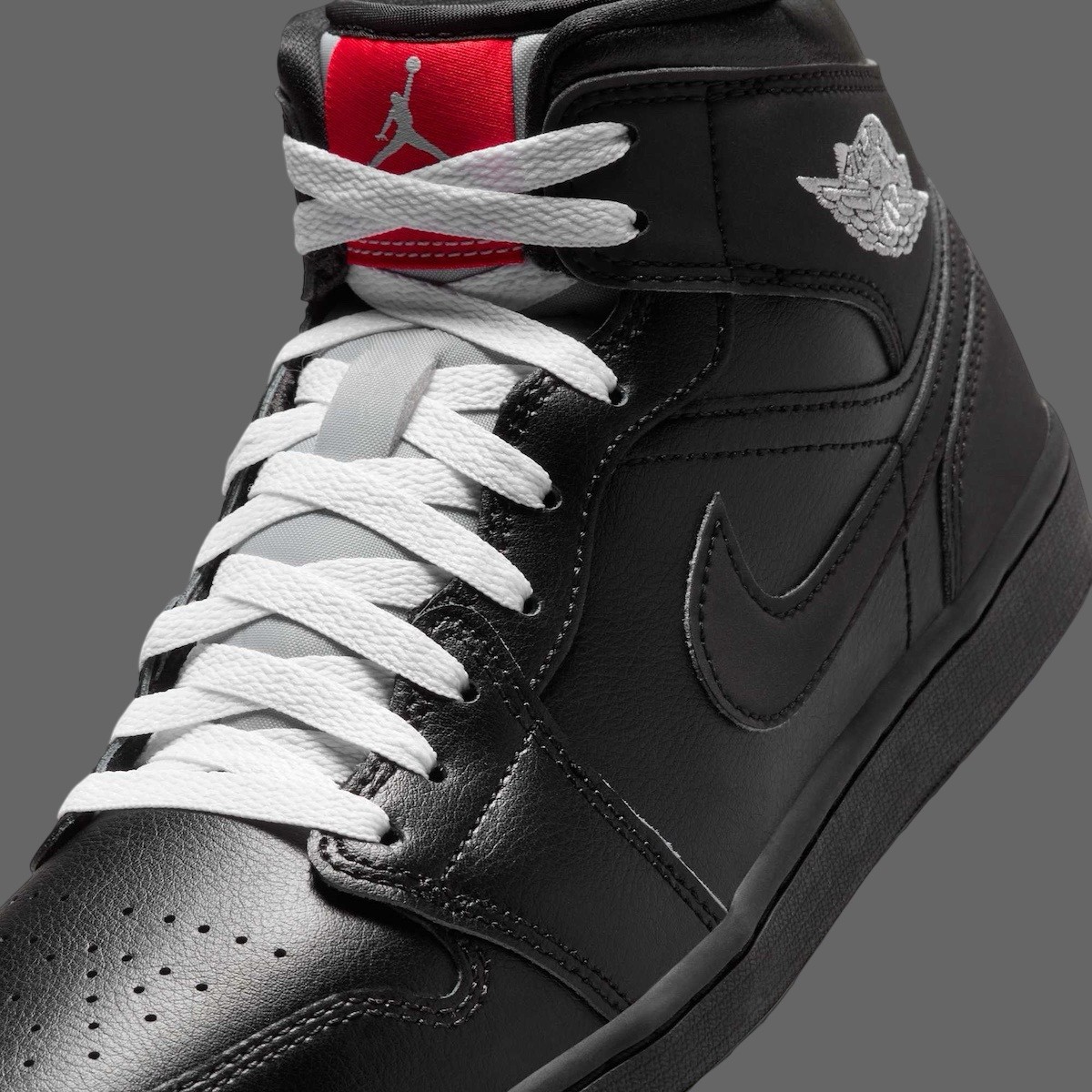 Nike, Air Jordan 5, Air Jordan 1 Mid, Air Jordan 1 - 喬丹 1 中型機 "黑色金屬再現 "2025 年 2 月發佈