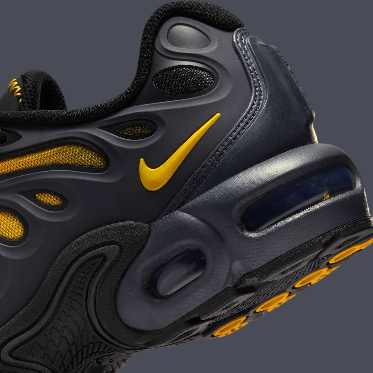 Nike Air Max Plus Drift, Nike Air Max Plus, Nike - 耐克 Air Max Plus Drift 換上蝙蝠俠造型