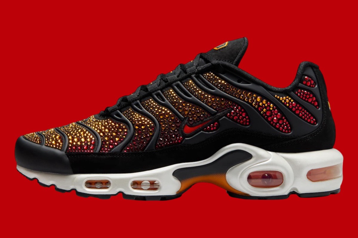 Nike Air Max Plus, Nike - 施華洛世奇 x 耐克 Air Max Plus "日落 "於 2025 年 12 月發佈