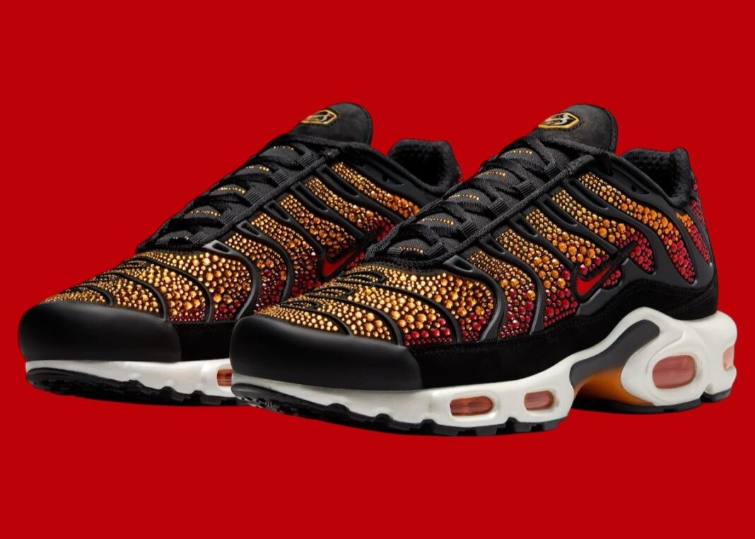 Nike Air Max Plus, Nike - 施華洛世奇 x 耐克 Air Max Plus "日落 "於 2025 年 12 月發佈