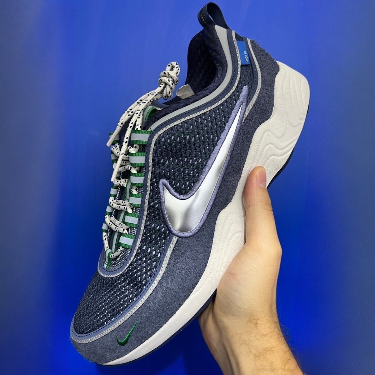 Undefeated, Nike Air Zoom Spiridon, Nike - Undefeated x Nike Air Zoom Spiridon "雷霆藍 "2025 年春季發佈